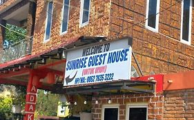 WISMA SUNRISE GUEST HOUSE jln perwira atau jln kaliaga no 5A Berastagi